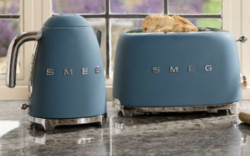 Набір тостерів і чайників Smeg Retro Series - Emerald blue Matte - Модель TSF01SBMEU + KLF03SBMEU TSF01SBMEU + KLF03SBMEU фото
